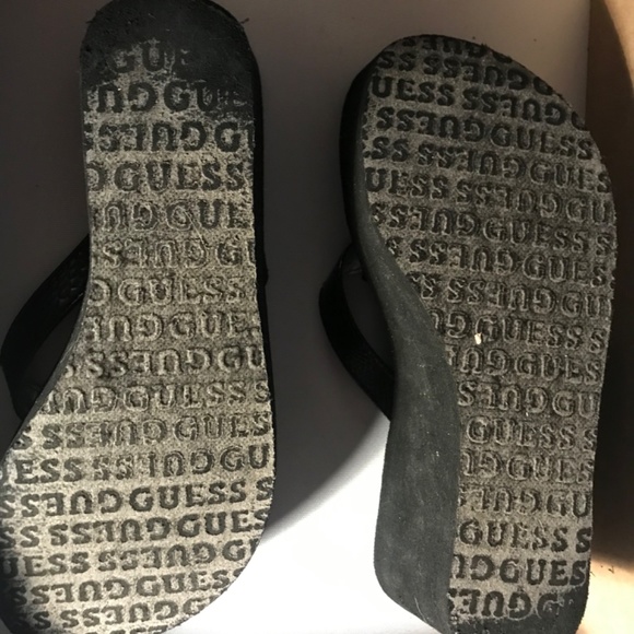 Guess platform flip flops - Picture 2 of 4